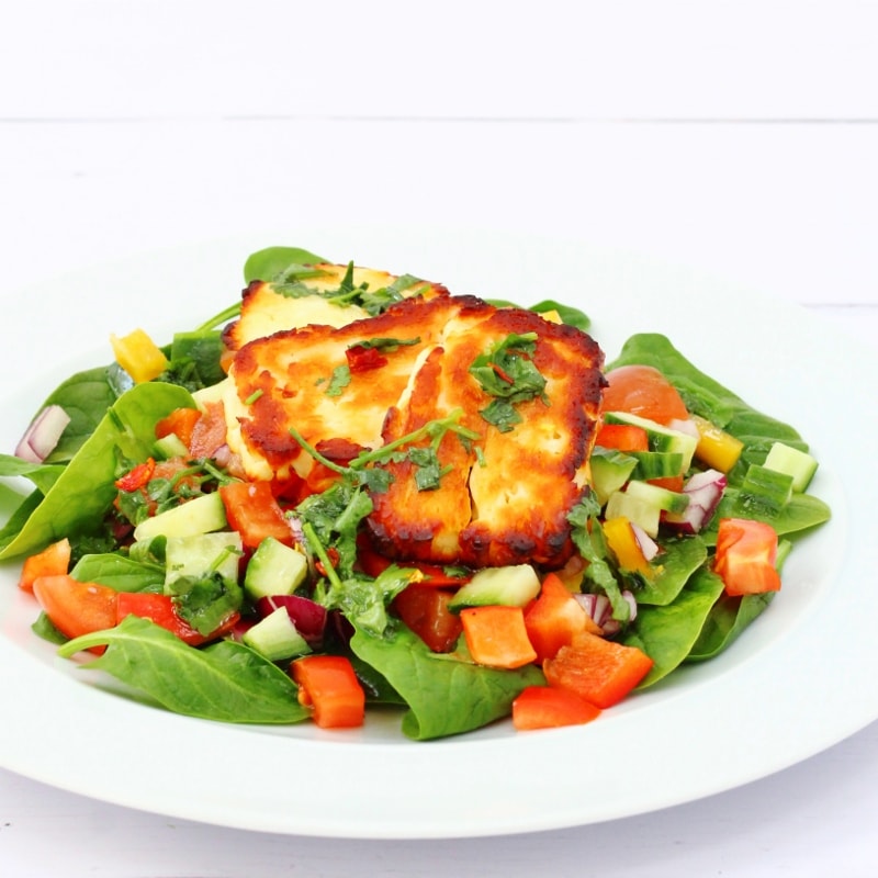 Mexican inspired halloumi salad