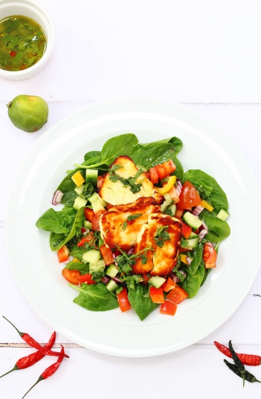 Mexican halloumi salad