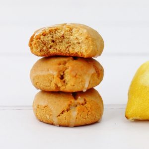 Stack of lebkuchen next to a lemon