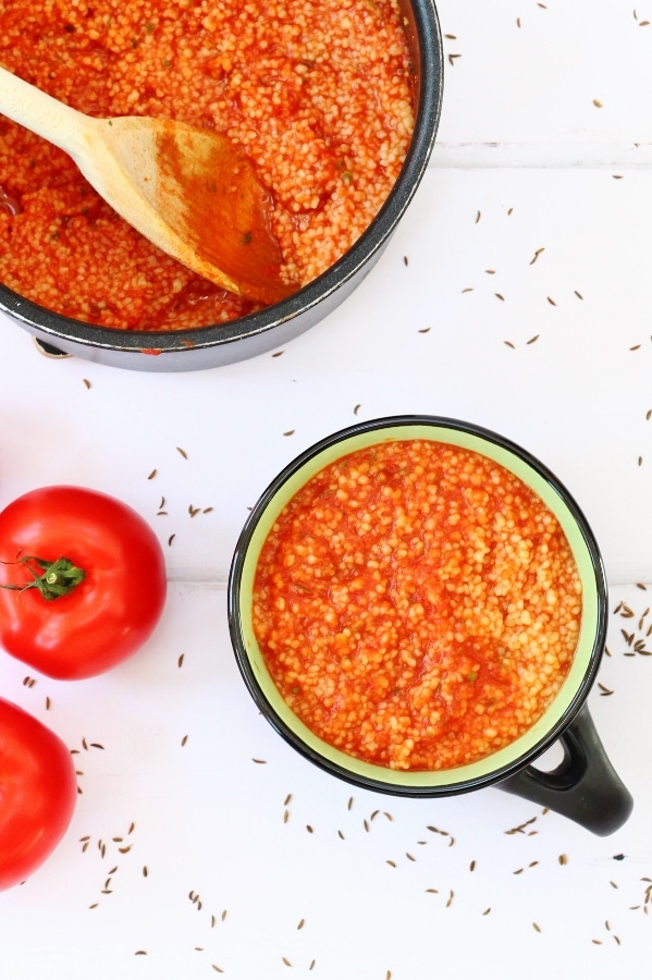 Spicy tomato and couscous soup M'deshesha