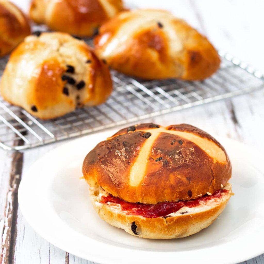 Traditional hot cross buns