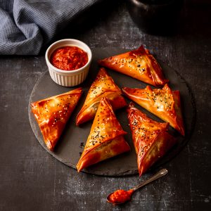 tray of potato and pea filo samosas