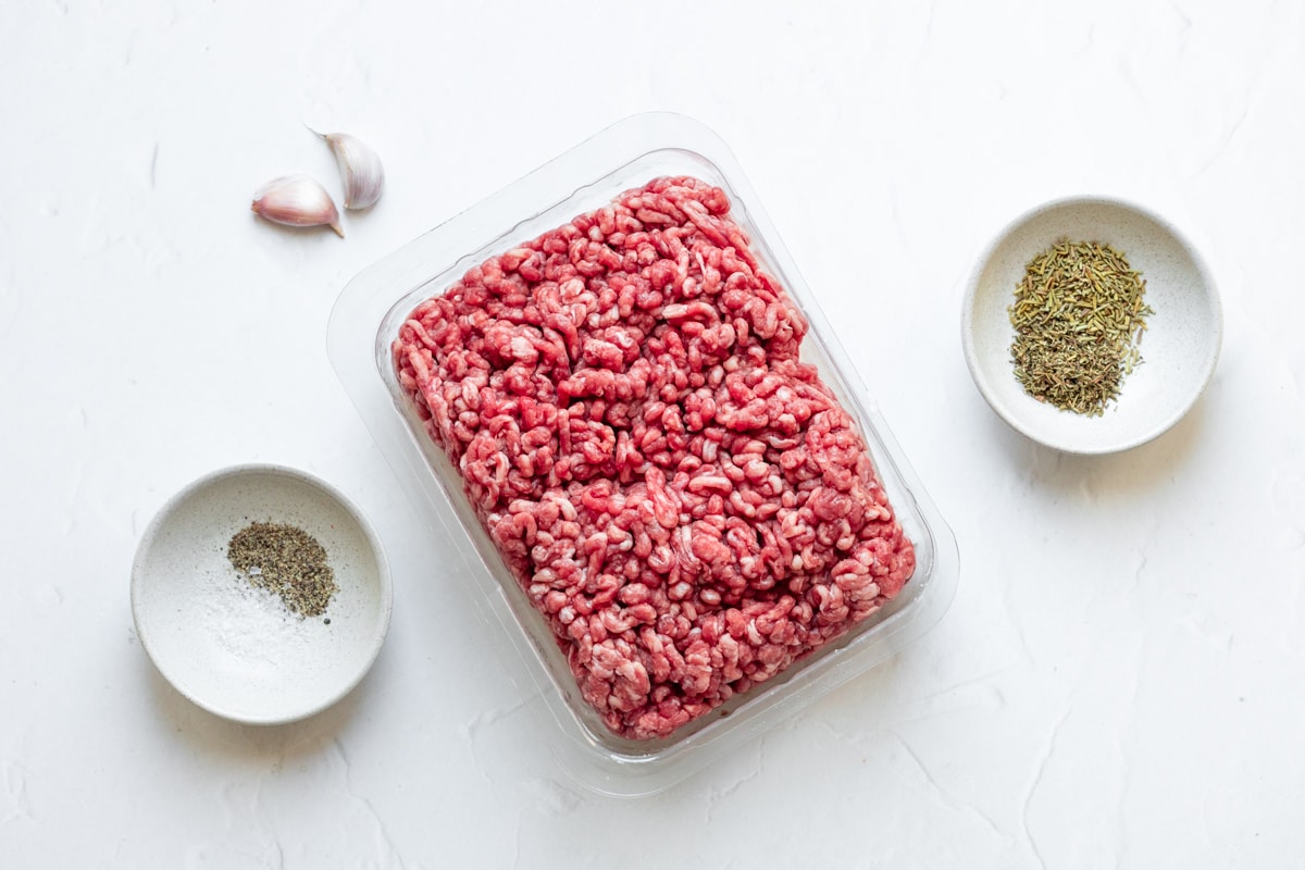 Ingredients for rosemary and thyme beef burger