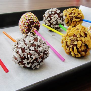 cake balls or cake pops