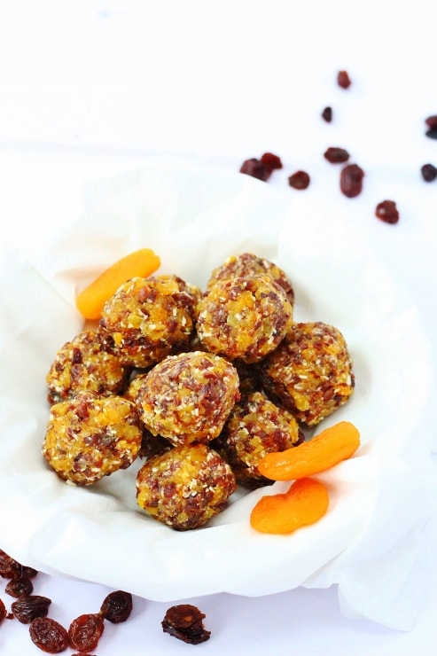 Snack balls with coconut, apricot and sultanas