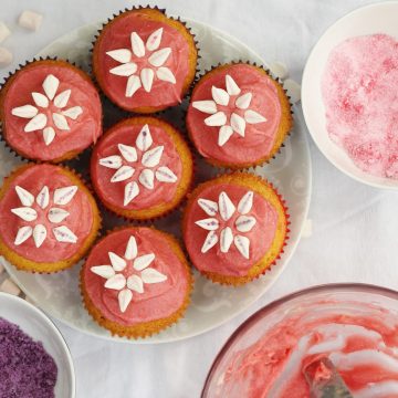 Marshmallow flower cupcakes