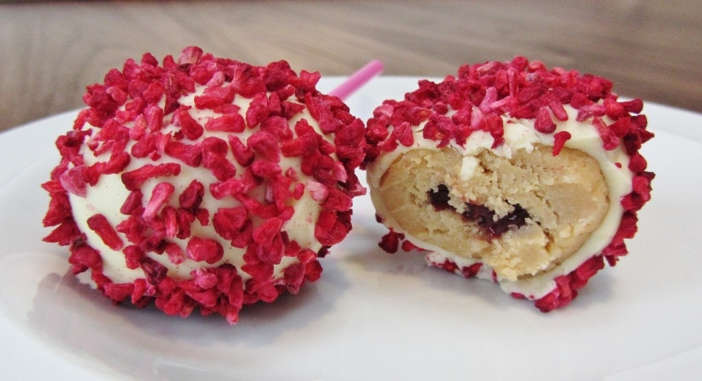 Golden oreo raspberry cookie pops