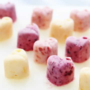 Frozen yoghurt hearts