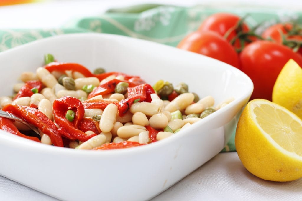 Bean salad with red peppers