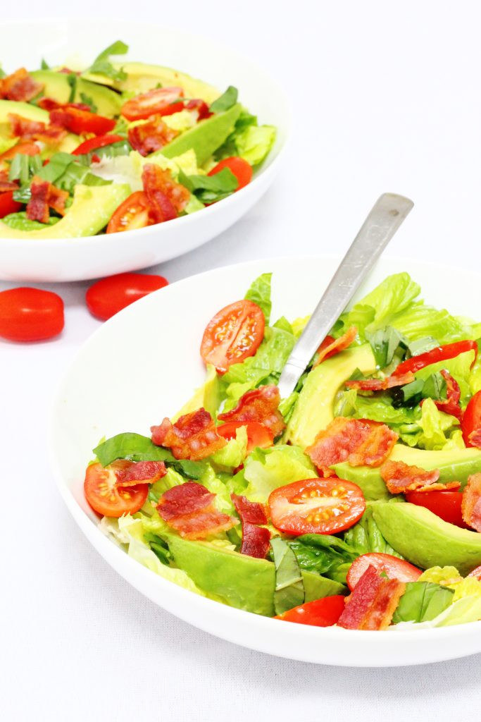 BLT salad in two bowls
