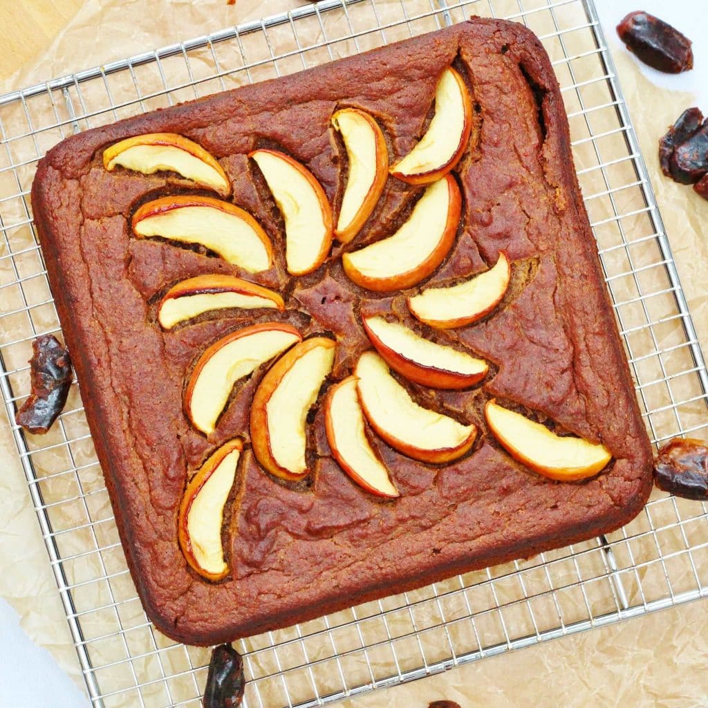 Sugar free sticky date and apple cake