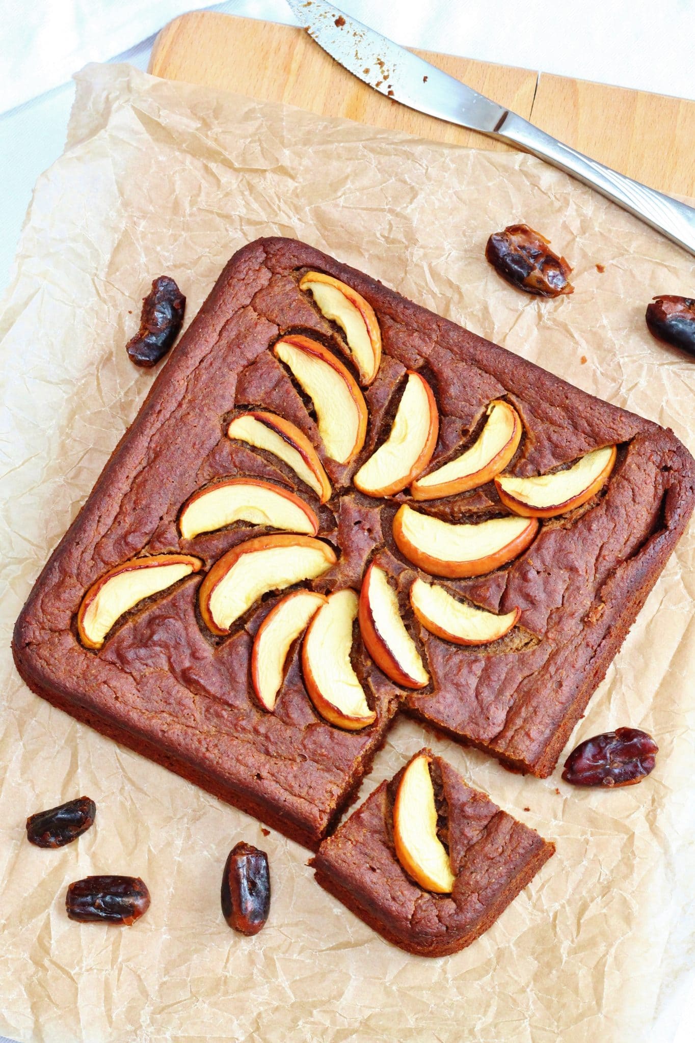 Sugar free sticky date and apple cake