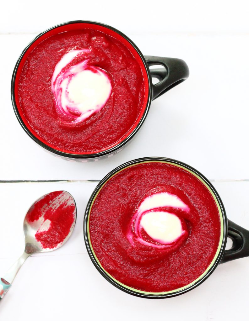 Roasted garlic beetroot soup