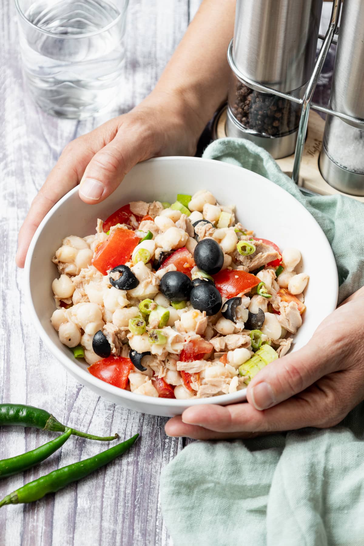 tuna and cannellini bean salad bowl