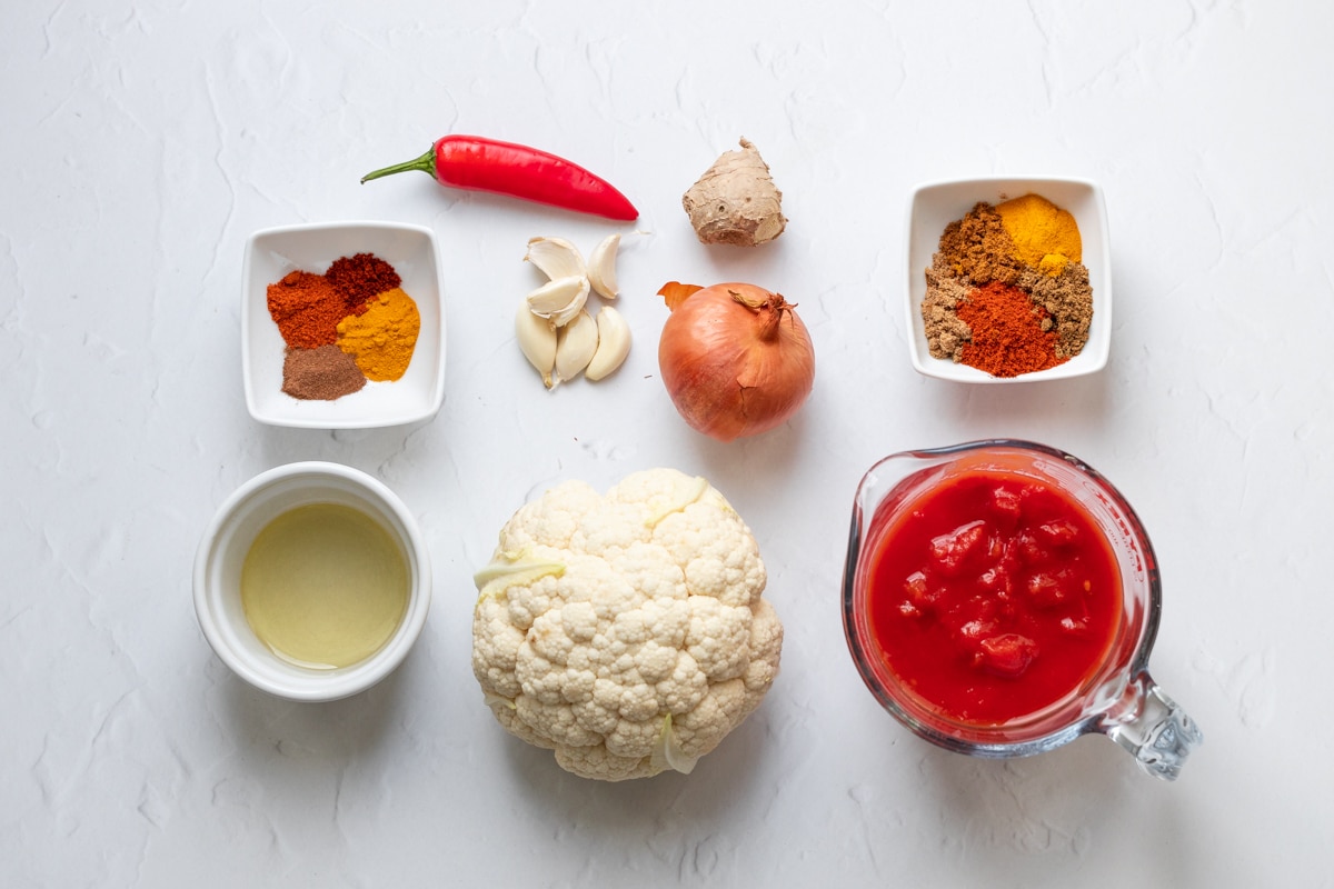 Ingredients for roasted cauliflower curry