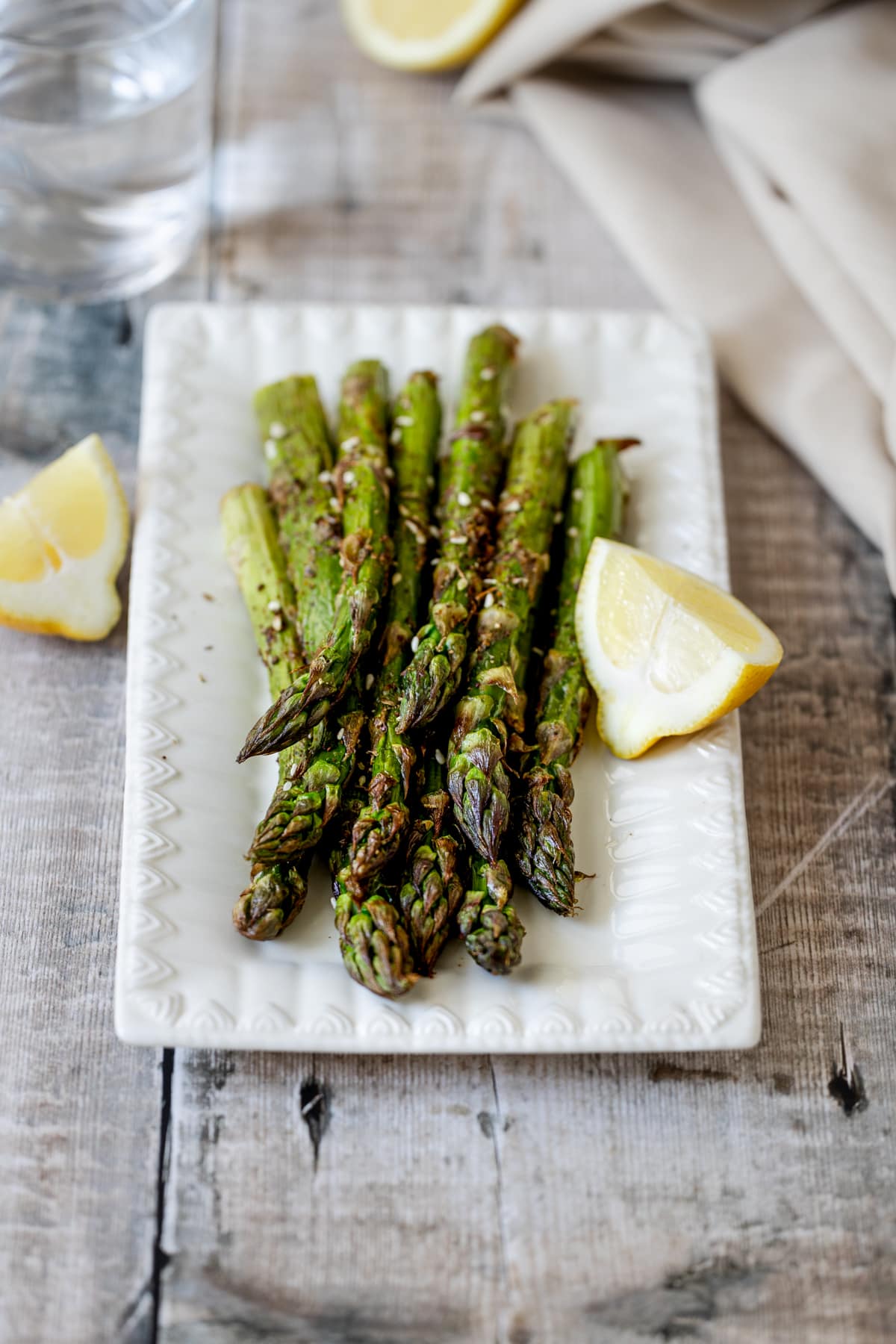 air fried asparagus with zaatar and lemon juice