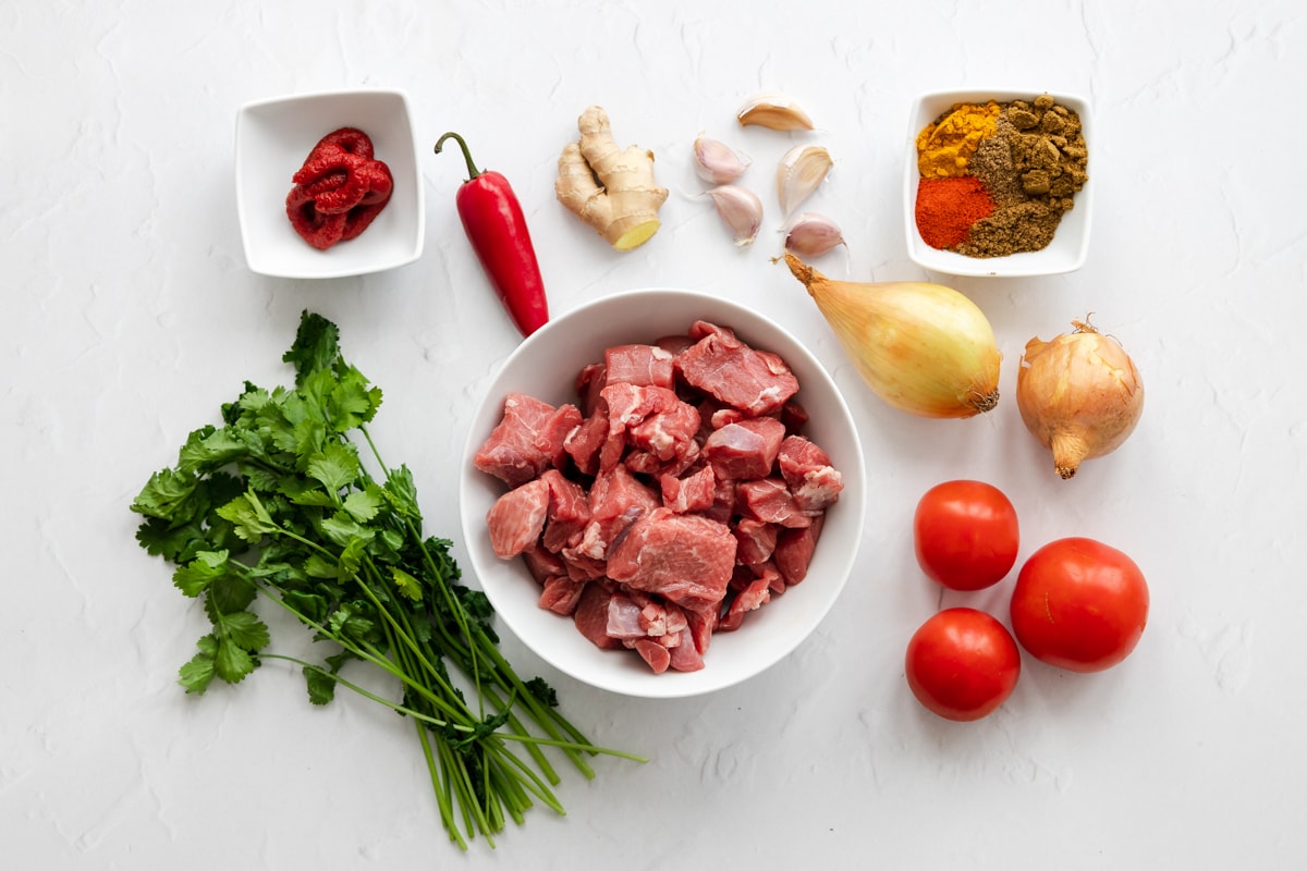 Ingredients for pressure cooker lamb bhuna curry