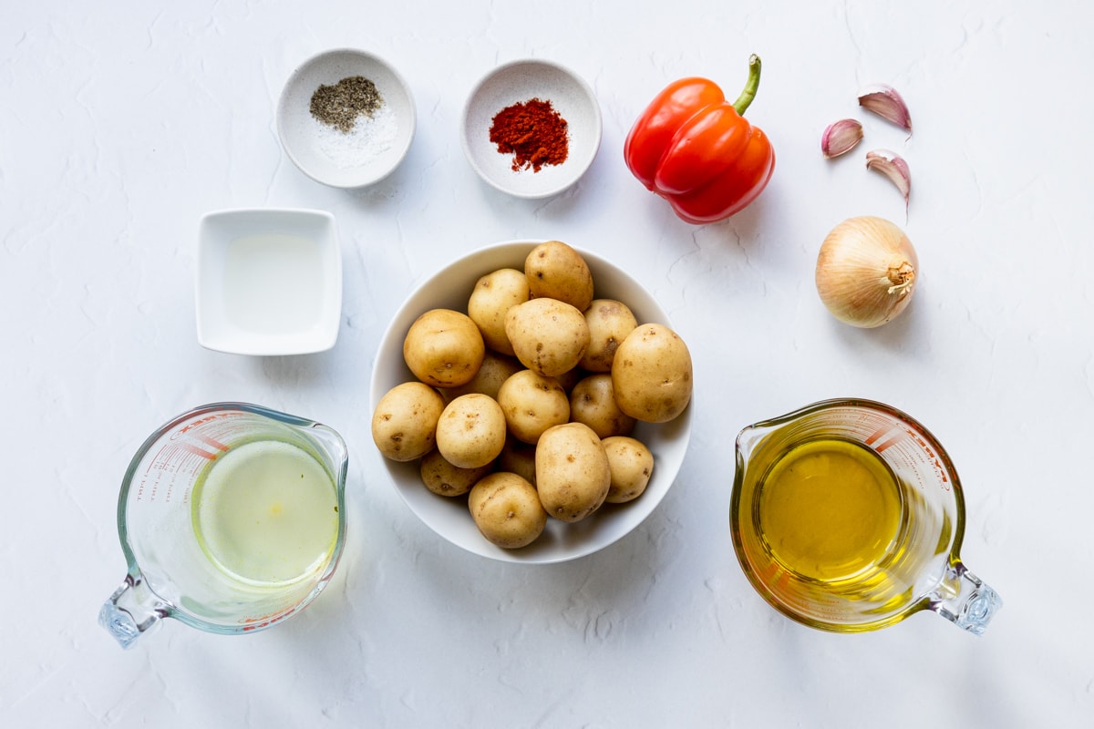 Ingredients for patatas a lo pobre